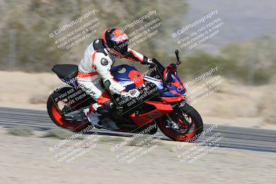 media/Dec-01-2025-Moto Forza (Mon) [[2daa91e15f]]/3-Beginner Group/Session 2 (Turn 7 Inside Pans)/